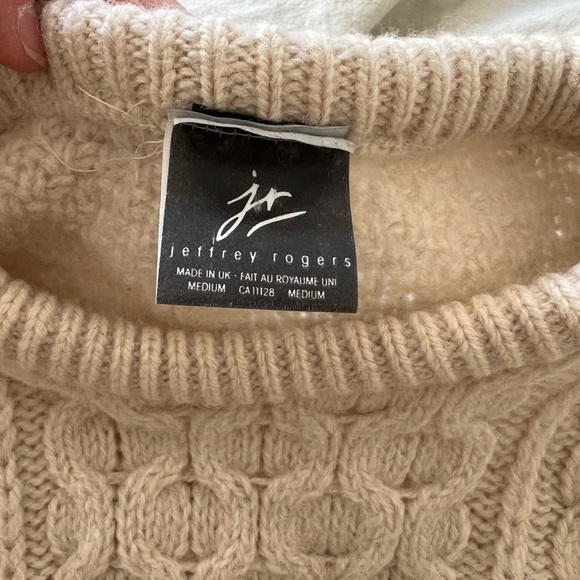 Vintage Ivory Cropped Wool Sweater - Picture 3 of 5